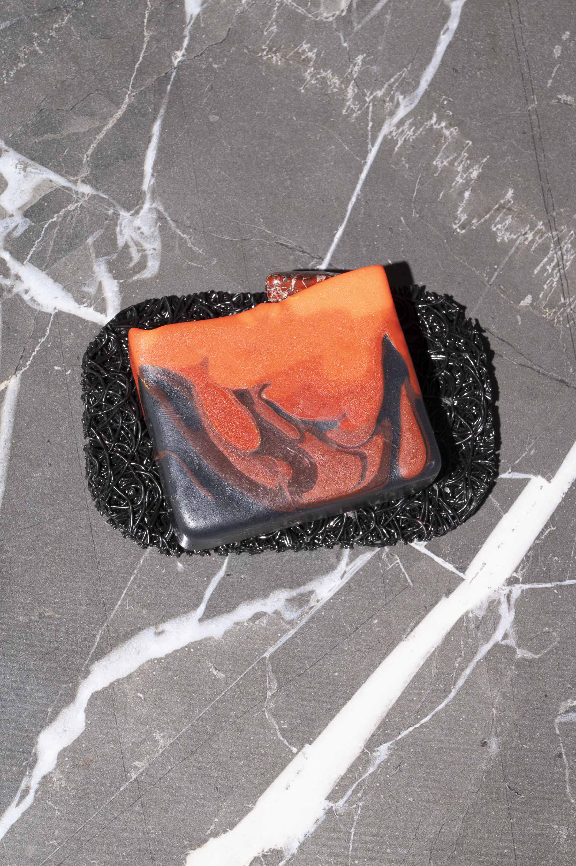Black Soap Lift Holder